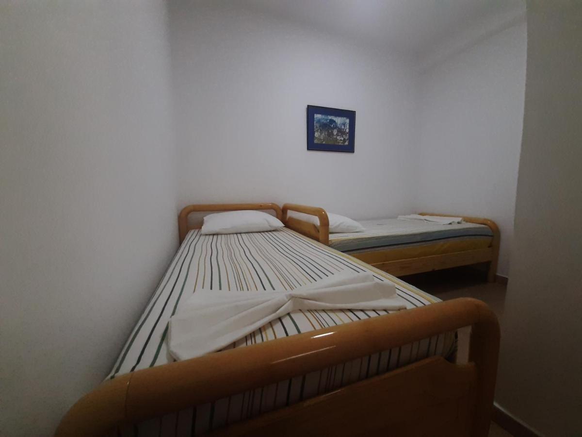 Kela Apartments Саранда Екстер'єр фото