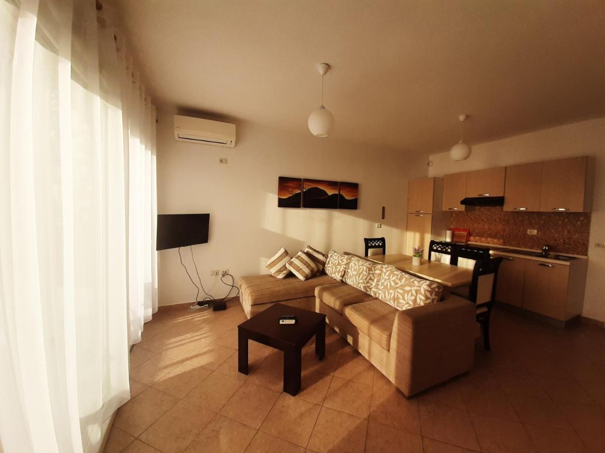 Kela Apartments Саранда Екстер'єр фото