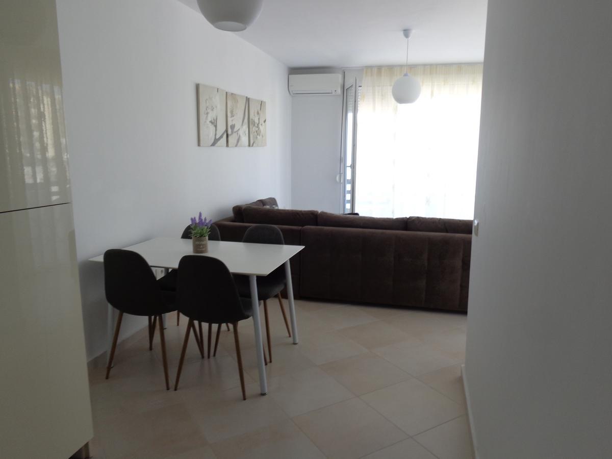Kela Apartments Саранда Екстер'єр фото